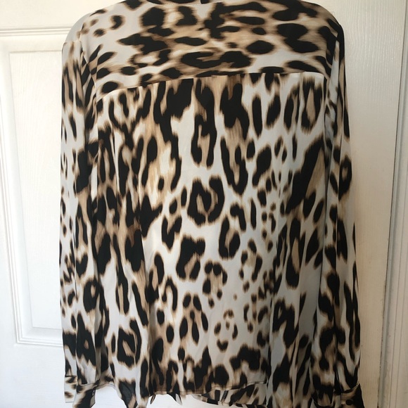 Worthington Womens Top Size: XL Animal Print Long Tab Sleeves it’s like new - Picture 5 of 12